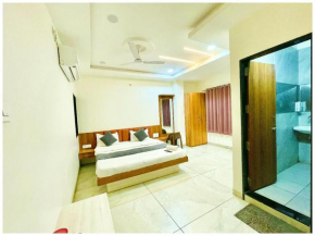 MARINE DRIVE HOTEL A S I S H I - P A R A D I S E near sea beach and temple